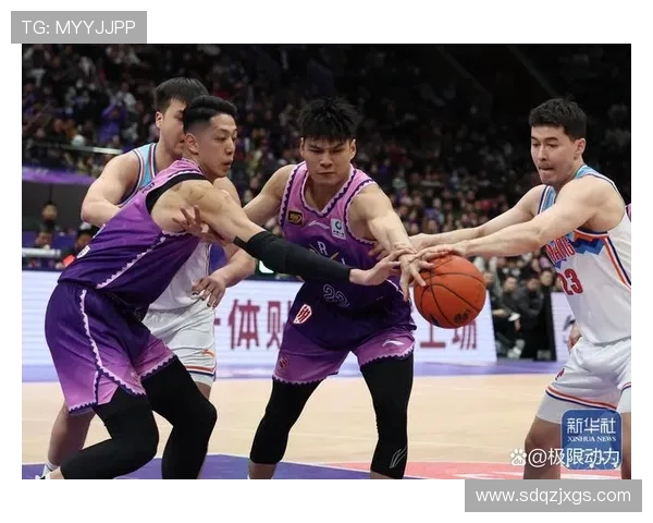 2019赛季CBA新疆队与首钢队激战回顾及精彩瞬间分析