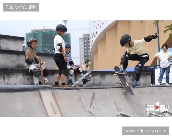 重庆滑板队创历史新高速度排名引发热议与关注